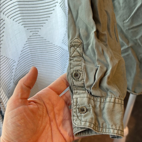American Eagle Outfitters Olive Button Down Shirt - Picture 4 of 6